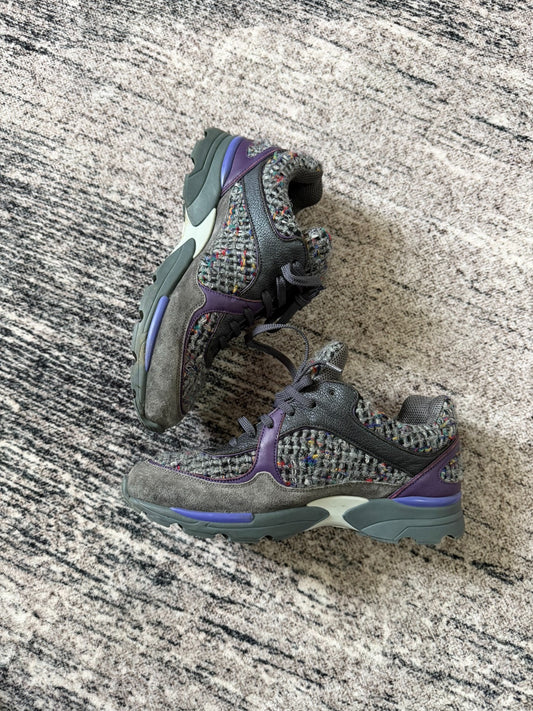 Chanel CC Logo Calfskin Low-Top Sneakers