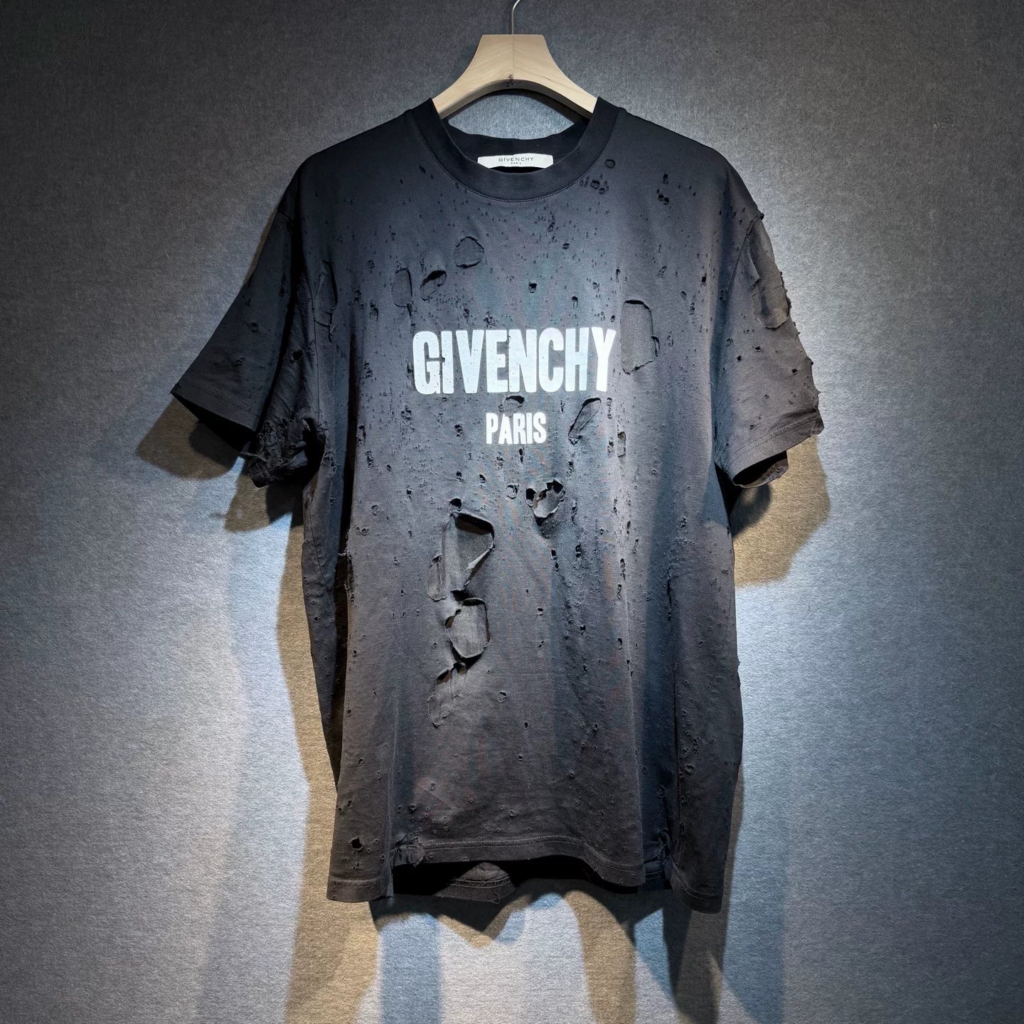Givenchy Logo-Print Distressed Cotton T-Shirt  size S