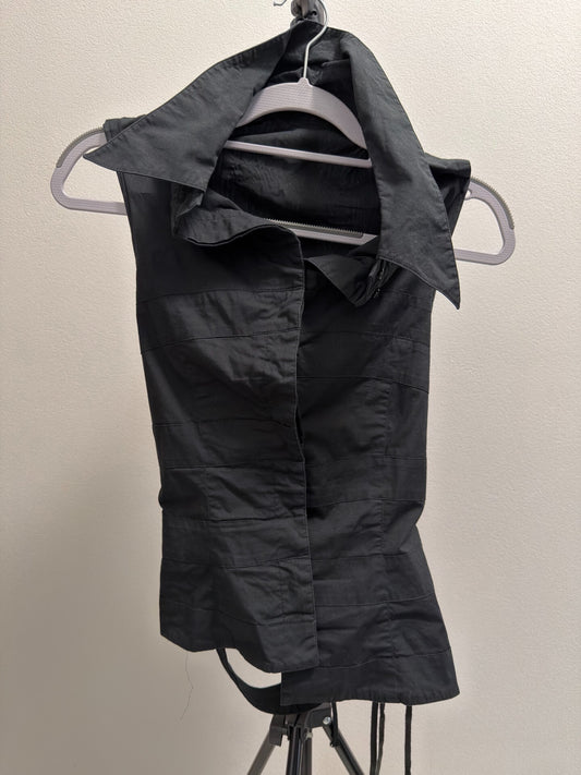 Alice auaa Sleeveless Bondage Strap Shirt