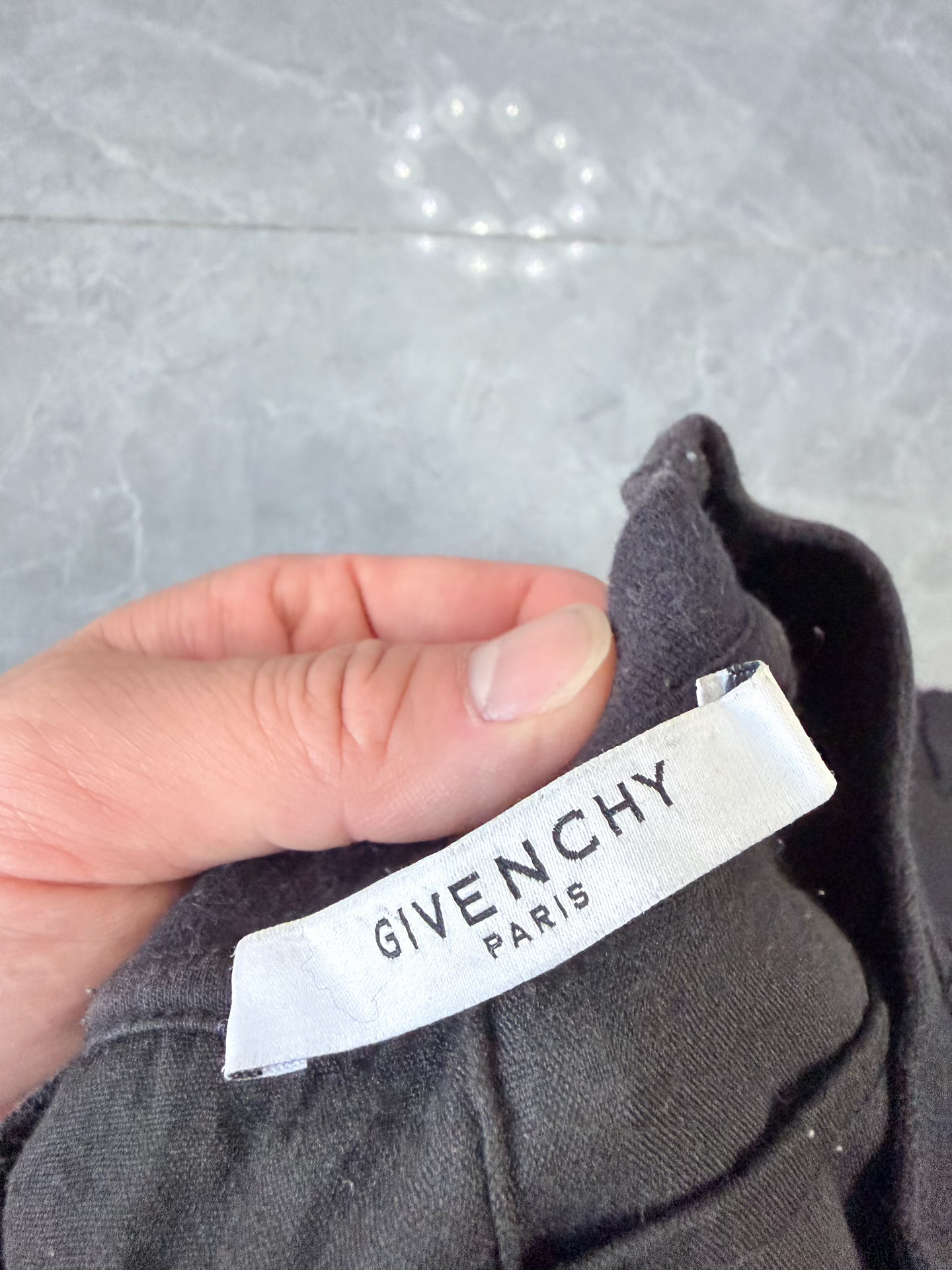 Givenchy Logo-Print Distressed Cotton T-Shirt  size XS