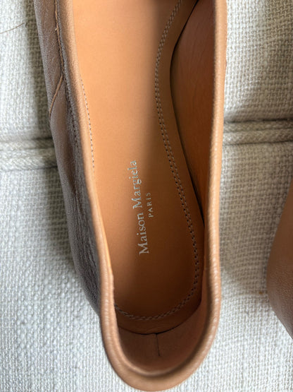 Maison Margiela Tabi Split-Toe Leather Ballet Flats  size 38/US7.5 - Beige