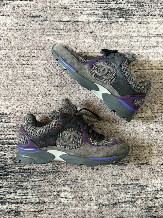 Chanel CC Logo Calfskin Low-Top Sneakers